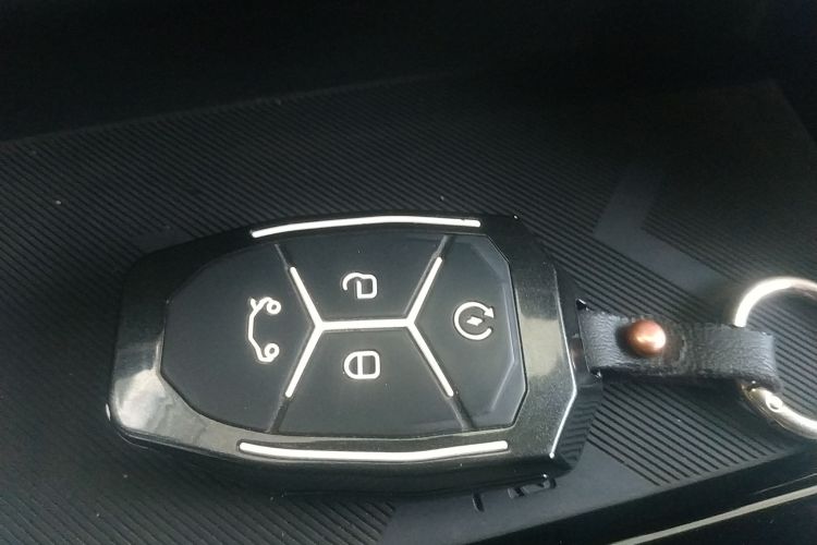 领克01 2017款 2.0T 四驱劲Pro版中控内饰11