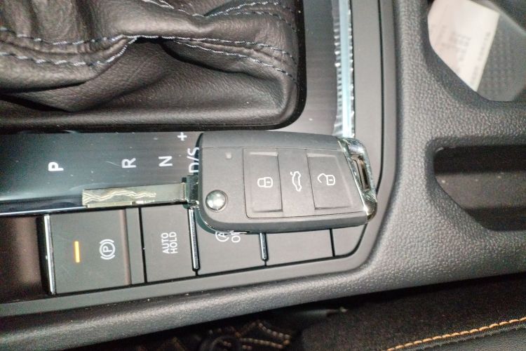 大众 宝来 2025款 改款 200TSI DSG悦行导航版中控内饰11