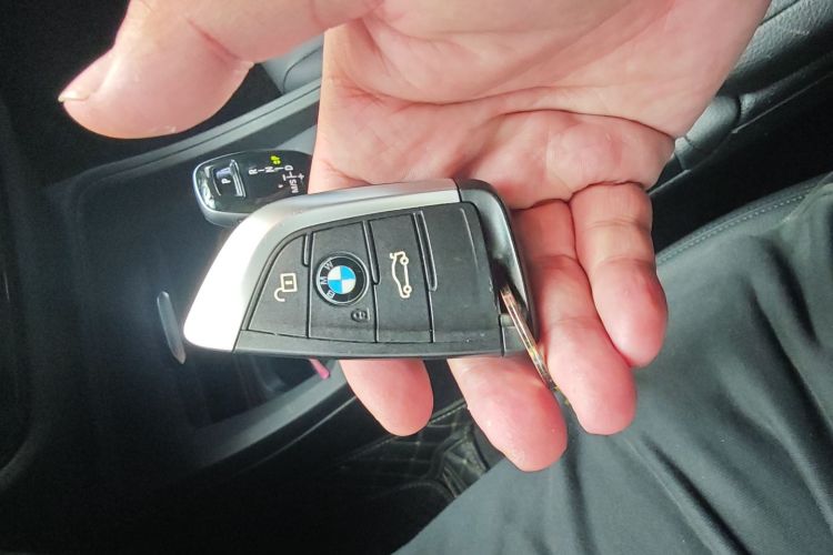 宝马1系 2022款 120i M运动版中控内饰11