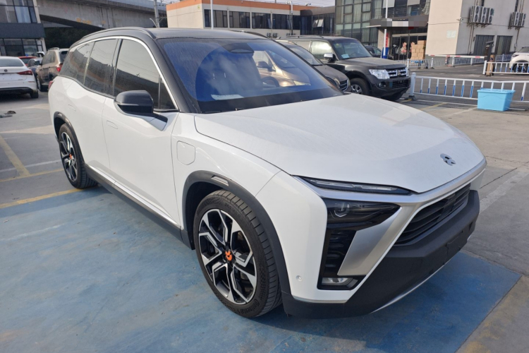 蔚来ES8 2020款 580KM 签名版 六座版车身外观3