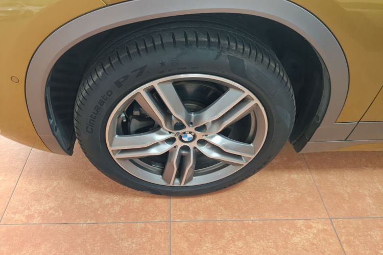 宝马X2 2020款 sDrive25i 领先型M越野套装车身外观6006