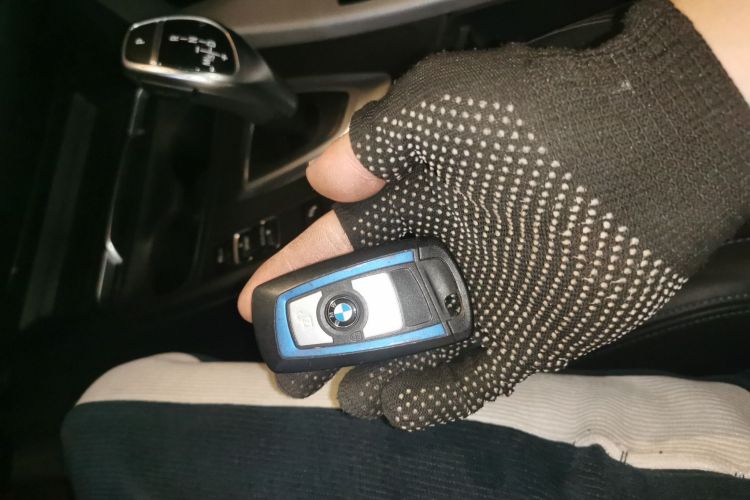 宝马3系 2019款 320i M运动套装中控内饰7001