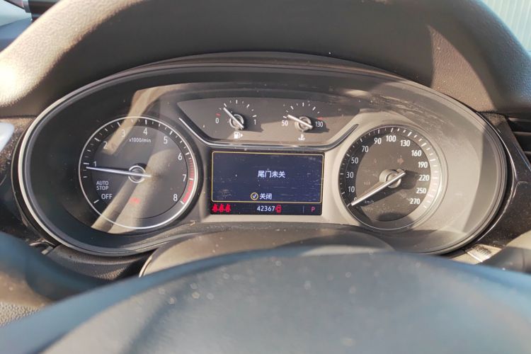 别克 君威 2024款 25T 超享版中控内饰14