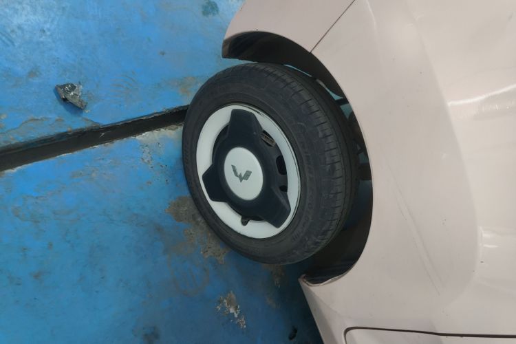 五菱汽车 宏光MINIEV 2022款 马卡龙时尚款 三元锂车身外观6008