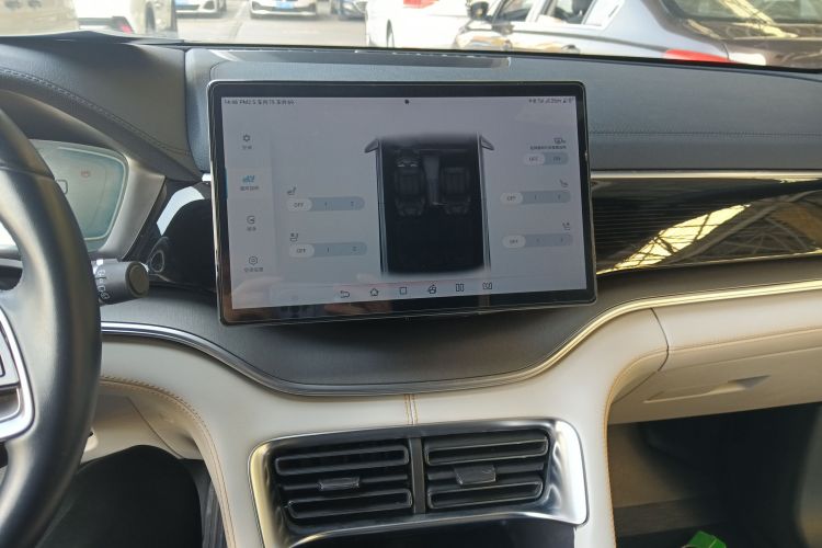 比亚迪 宋PLUS新能源 2023款 冠军版 EV 520KM 旗舰型中控内饰16