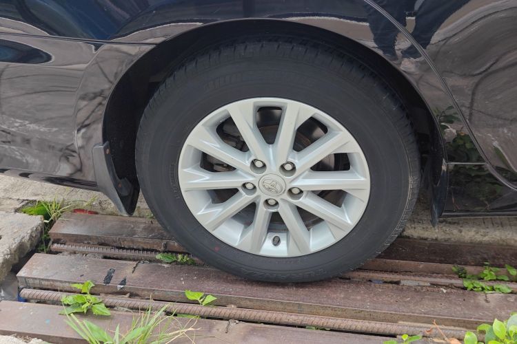 丰田 凯美瑞 2015款 双擎 2.5HG 豪华导航版车身外观6008