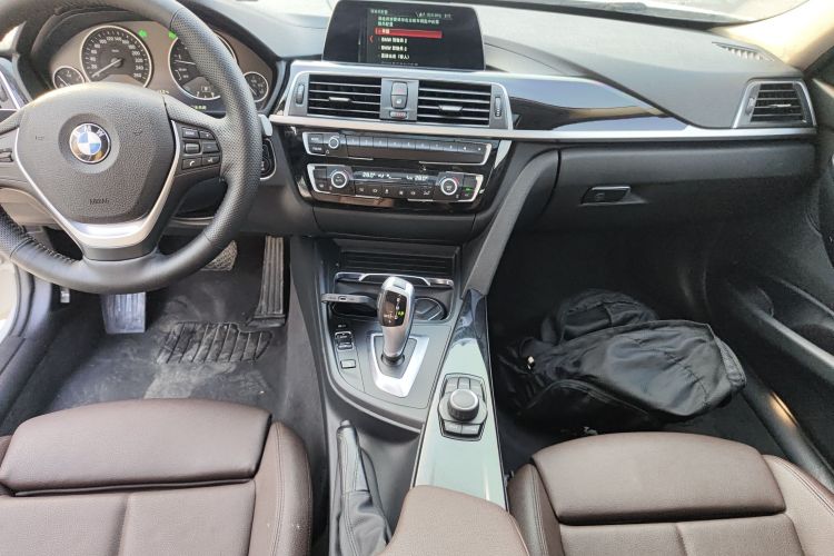 宝马3系 2018款 320Li 时尚型中控内饰16