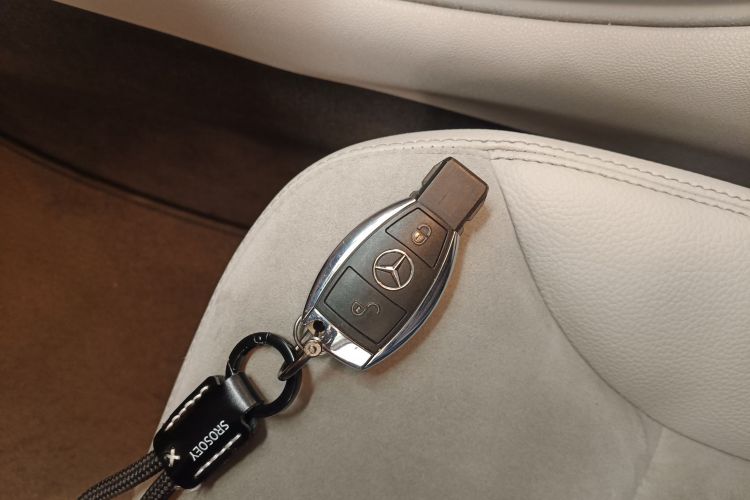 奔驰R级 2014款 R 320 4MATIC 商务型中控内饰11