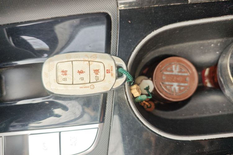 现代 伊兰特 2021款 1.5L CVT GLX精英版中控内饰11