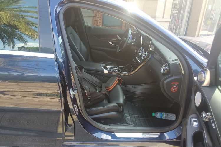 奔驰C级 2018款 C 180 L 动感型运动版中控内饰41