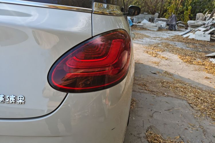 五菱汽车 五菱缤果 2023款 333km 灵犀互联款车身外观9