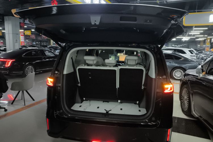 岚图汽车 岚图梦想家 2025款 PHEV 四驱旗舰乾崑版局部细节23