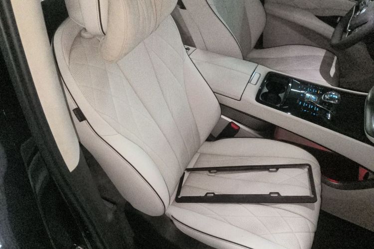 腾势D9 2024款 DM-i 980 四驱旗舰型局部细节41