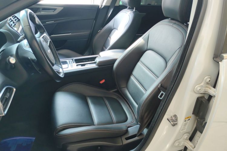 捷豹XEL 2019款 2.0T 200PS 尊享版中控内饰19