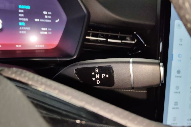 小鹏G3 2021款 G3i 460N中控内饰18