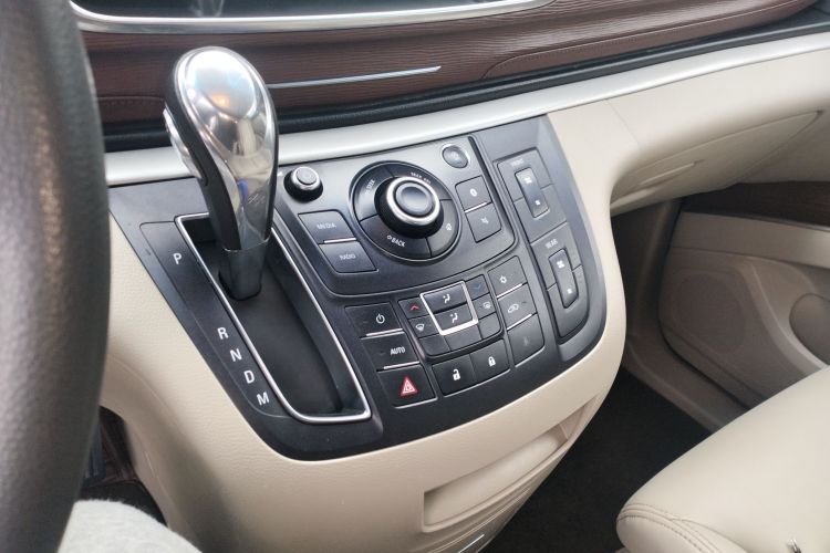 别克GL8 2018款 28T 舒适型 国VI局部细节18