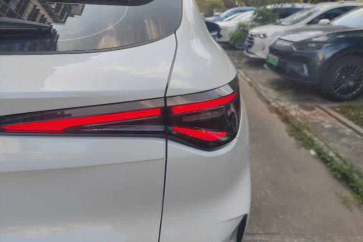 长安欧尚X5 PLUS 2023款 改款 1.5T DCT卓越型车身外观6006