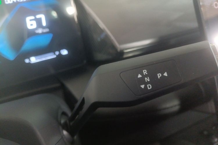 东风风神 SKY EV01 2025款 530km AIR精英版中控内饰18