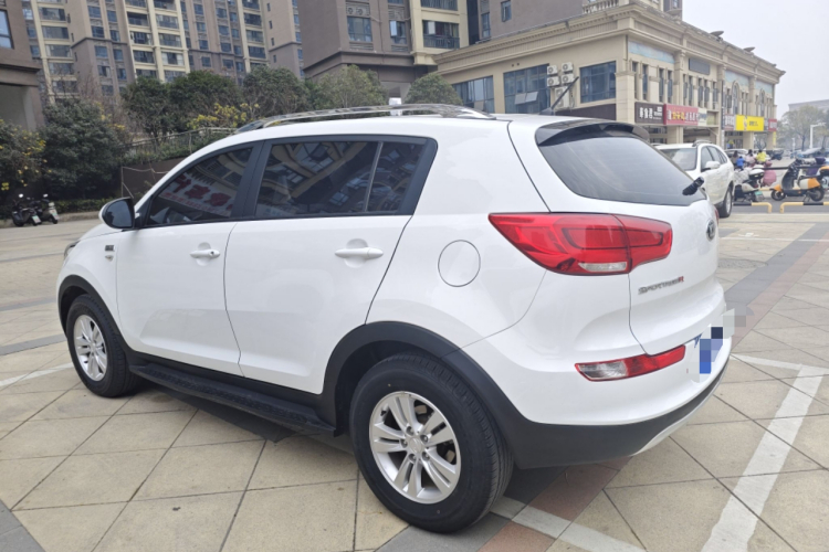 起亚 智跑 2016款 2.0L 手动两驱版GL车身外观4