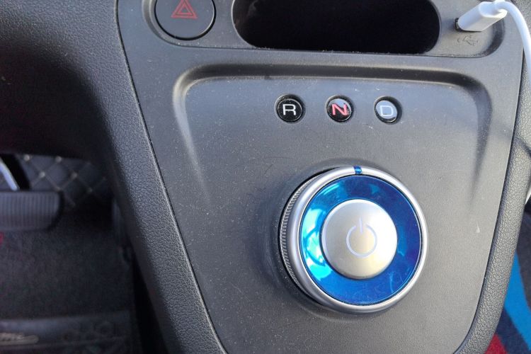 欧拉白猫 2020款 305km 豪华型中控内饰18