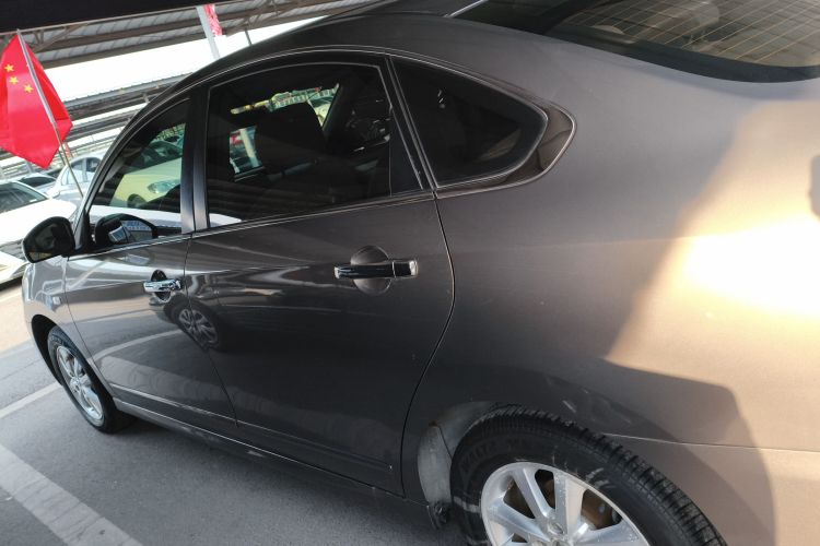 日产 轩逸 2012款 经典 1.6XE 手动舒适版车身外观4