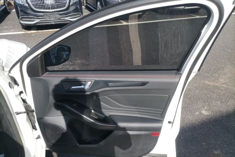 福特 福克斯 2022款 三厢 EcoBoost 180 自动ST Line中控内饰42