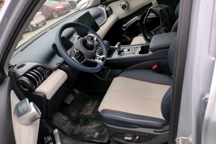 比亚迪 元PLUS 2022款 510KM 尊荣型中控内饰19