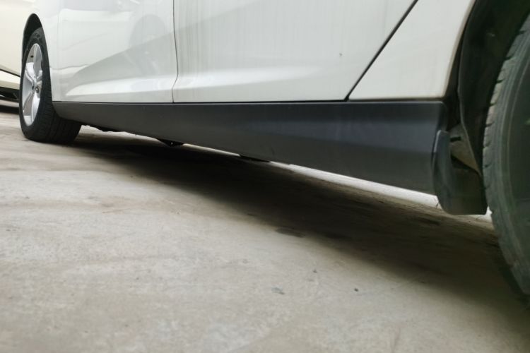 福特 福克斯 2017款 三厢 1.6L 自动舒适型智行版局部细节9002