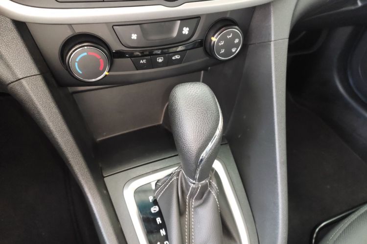 别克 英朗 2021款 改款 典范 1.5L 自动精英型中控内饰18