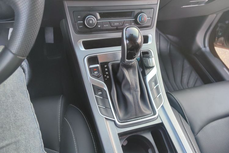 吉利汽车 帝豪 2018款 1.5L CVT向上互联版中控内饰18