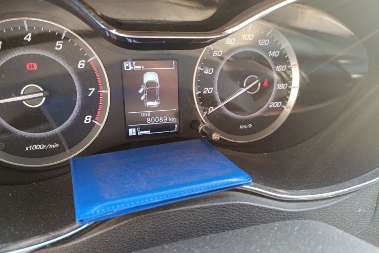 宝骏560 2015款 1.8L 手动精英型中控内饰15