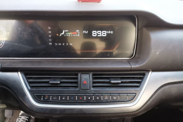 BAW北汽制造 锐胜王牌M7 2023款 1.6L 长轴创富型 7座中控内饰16