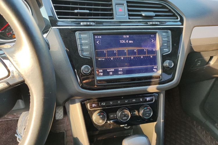 大众 途观L 2017款 380TSI 自动四驱旗舰版中控内饰16