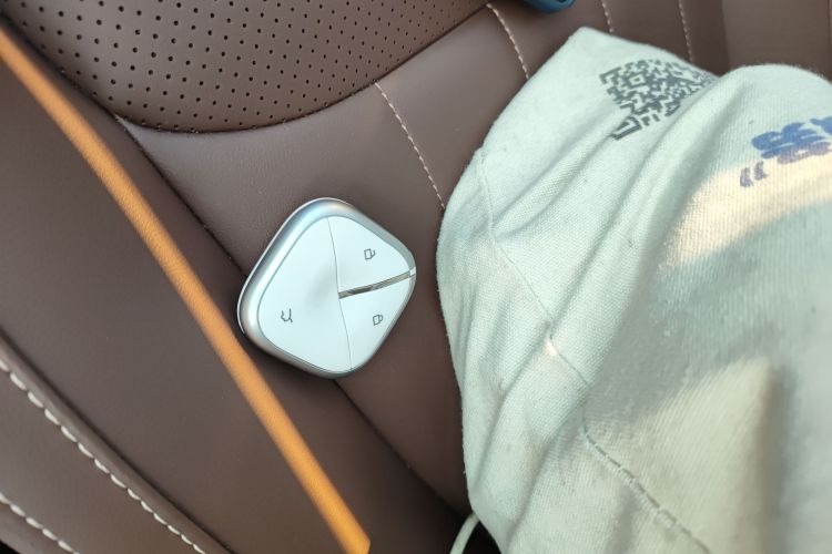 五菱汽车 五菱缤果 2023款 333km 灵犀互联+款中控内饰11