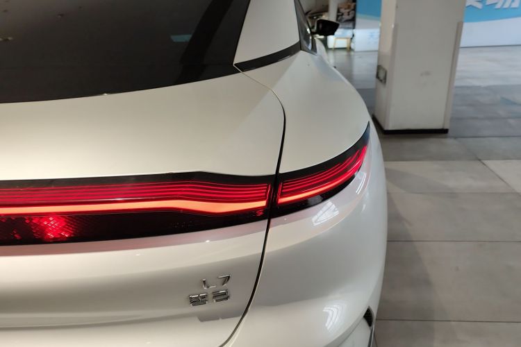 智己汽车 智己L7 2022款 Pro车身外观9