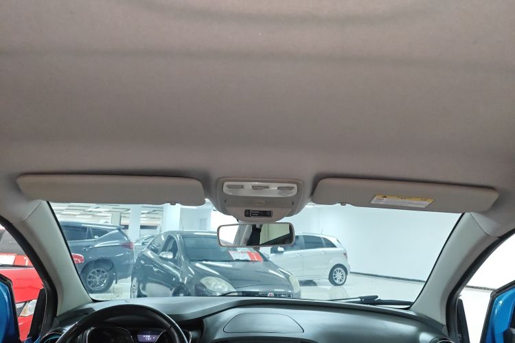 雷诺 卡缤 2015款 1.2T 自动舒适版中控内饰22