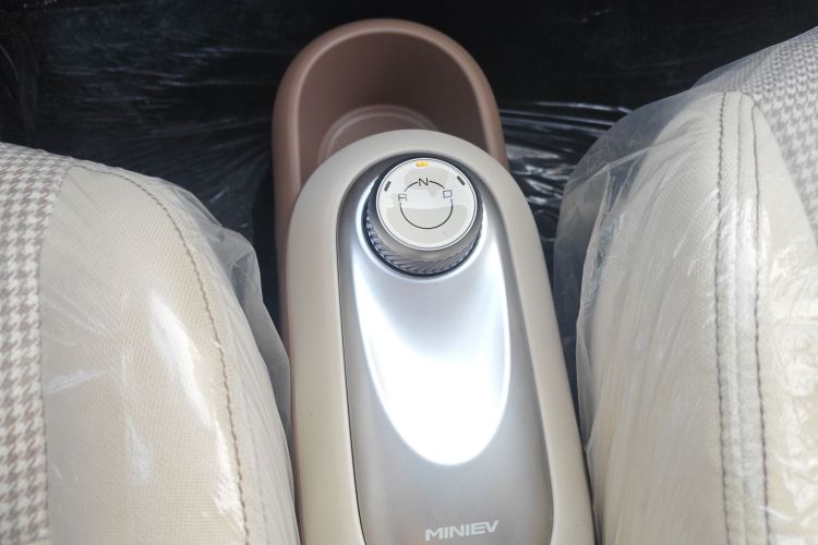 五菱汽车 宏光MINIEV 2025款 四门版 进阶款中控内饰18