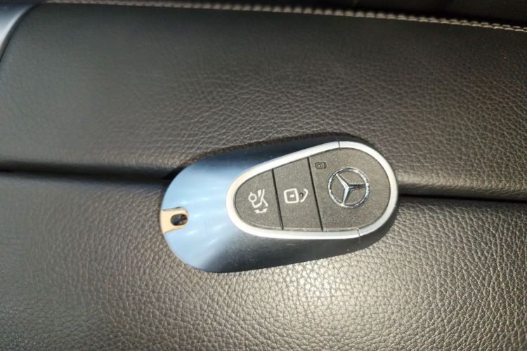 奔驰C级 2022款 改款 C 200 L 运动版中控内饰11