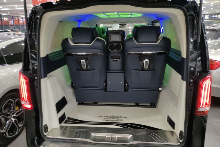 奔驰 威霆 2021款 2.0T 精英版 7座局部细节23