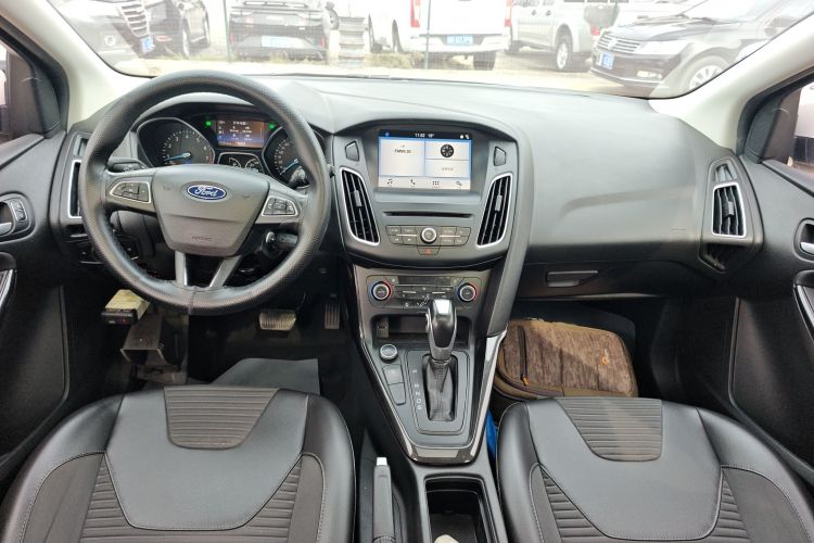 福特 福克斯 2018款 两厢经典 EcoBoost 180 自动精英型中控内饰12