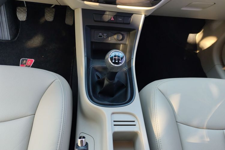 荣威360 2015款 1.5L 手动豪华版局部细节18