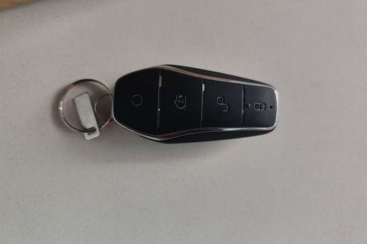 比亚迪 秦L 2024款 DM-i 80KM超越型中控内饰7001