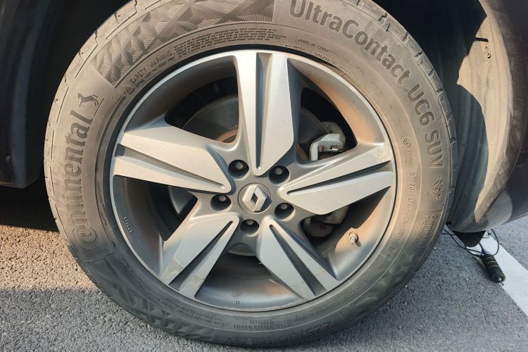 雷诺 科雷傲(进口) 2014款 改款 2.5L 两驱舒适版车身外观10