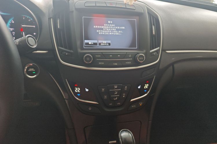 别克 君威 2015款 1.6T 精英技术型中控内饰16