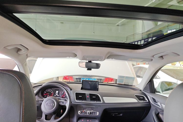 奥迪Q3 2018款 30周年年型 30 TFSI 时尚型局部细节22