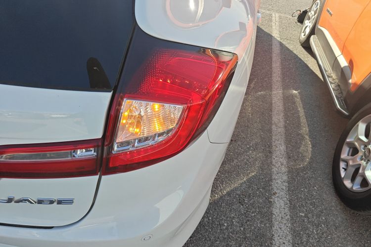 本田 杰德 2014款 1.8L 自动舒适精英版 5座车身外观9