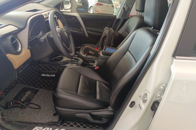 丰田 RAV4荣放 2019款 2.0L CVT两驱先锋版 国V局部细节19