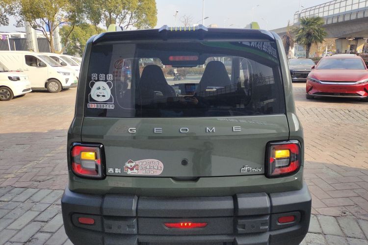 吉利银河 2024款 200km 熊猫骑士车身外观6