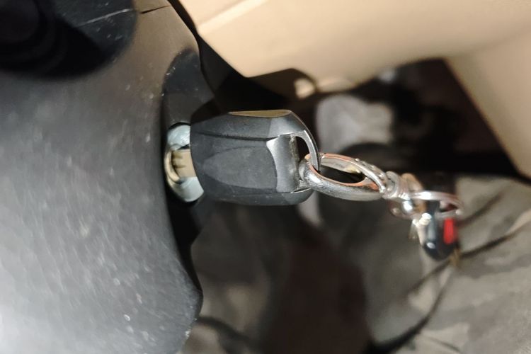 长安跨越 跨越星V3 2023款 1.5L汽油畅享型5座客车中控内饰11