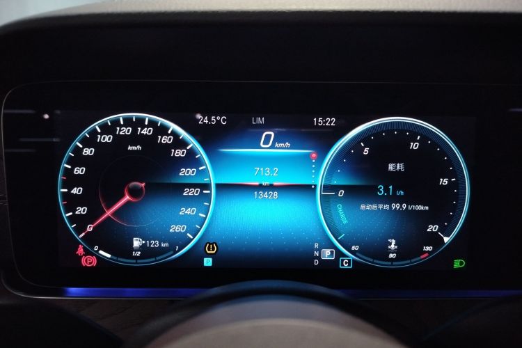奔驰E级 2022款 改款 E 300 L 豪华型中控内饰14